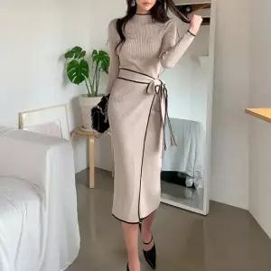 비욘드라이프J CPW 리본포인트 골지 랩 니트원피스