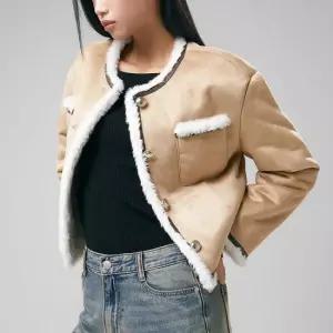 [미쏘] 라운드넥 무스탕 (MIWJLDV11G-T)