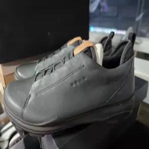 에코 골프화 남성 250사이즈 스파이크리스 골프신발 스니커즈 데일리슈즈 방수...