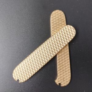 CNC 다이아몬드 패턴 칼 황동 핸들 스케일 91MM Victorinox 스위스 군용 이쑤시개 핀셋 액세서리 슬롯 포함