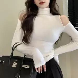 [의류] 오프숄더 기모안감 목폴라티 슬림핏 데이트룩 연말룩