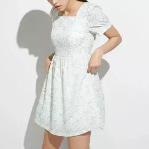 [미쏘] 스퀘어넥 플라워 미니 원피스 (MIWOWD502C-T)