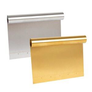 [미국배송] 계량 저울이 있는 스테인리스 스틸 반죽 스크레이퍼 2팩 벤치 & 커터 다용도 피자 / 페이스트리 케이크 빵 식품 주방 베이킹 도구 필수 도구(실버 골드)