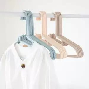 [생활] 옷정리장인 니트 행거 옷걸이 바지 어깨 뿔 개 외투 베이지 방지 정장