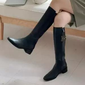 세련된 소가죽 빅사이즈 클래식 버클장식 여성 롱부츠 5FWY