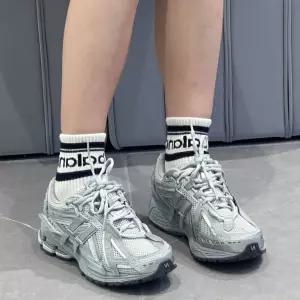 뉴발란스 1906A 프로텍션 팩 메탈릭 실버 그레이 남녀공용 운동화 M1906AG