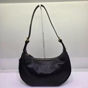 [갤러리아] 발리스윗 크리스탈 반달 가죽 호보백 SQ2WAB4564