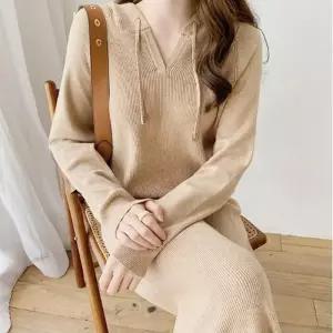 부드러운 니트 소재 우아한 롱 니트 후드티 (23642075A)