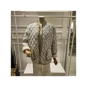 [데스틸(Destijl)] D2549JP01 노카라잔꽃프린트누빔점퍼_P413344619