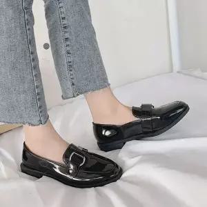 에나멜 여성로퍼 단화 플랫슈즈 A999-2