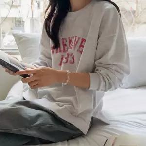 크랙레터링 트임 맨투맨