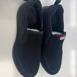 레드페이스 HC39 트레인슬립온 블랙 RELCX24108