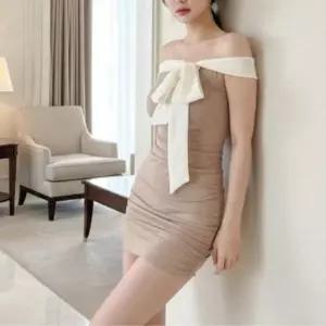 여성 샤틴 리본 포인트 오프숄더 미니 드레스