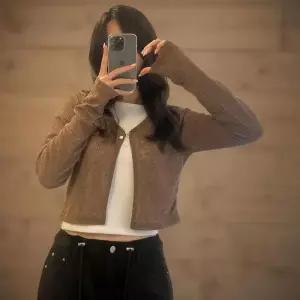 [신상오픈런]여성 크롭 시스루 여름 커버업 긴팔 가디건 (38283977)