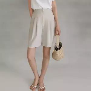 [신상오픈런]여성 여름 오피스 룩 핀턱 와이드 린넨 없는 반바지 (33265385)