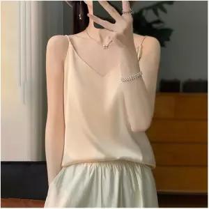 쥬디제이 실크나시 새틴 여성 정장민소매나시 여성티 레이스 끈나시 여자 브이넥 브이넥티 새틴끈 끈탑 슬