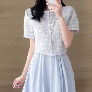 [신상오픈런]여성 반팔 트위드 자켓 노카라 진주 버튼 오피스 스타일 (37001082)