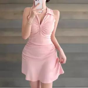 [신상오픈런]여성 민소매 프릴 원피스 카라넥 단추 트임 셔링 디자인 (38283964)