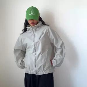 [신상오픈런]숏챙 바스락 여자바람막이 후드집업 아노락 (29414894)