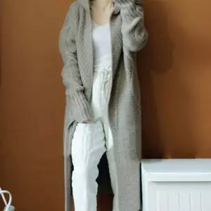 로브 롱 꽈배기 니트 후드 가디건 그레이 간절기 겨울
