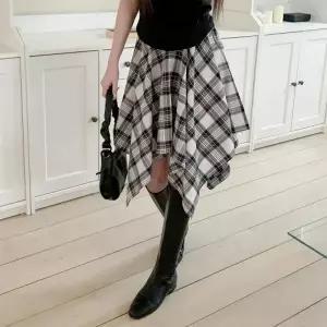 [다잇템] 여자 후레아 환절기 고무줄 언발 격자 스커트_24717779_588872