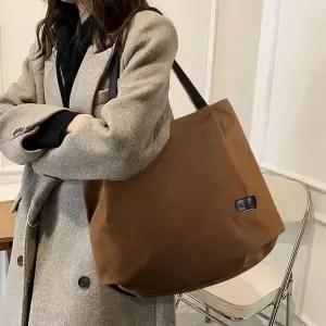 GB1258 여행 쇼퍼백 백 패션잡화 겨울 여성 백 반달 여행 뽀글이