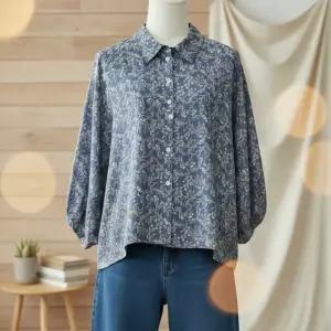 [다잇템] 여성 로맨틱 꽃무늬 패턴 여성스러운 블라우스