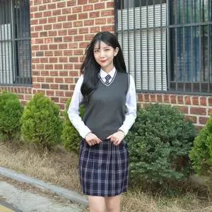 교복몰 라인이 예뻐보이는 블랙체크 주름치마 교복.