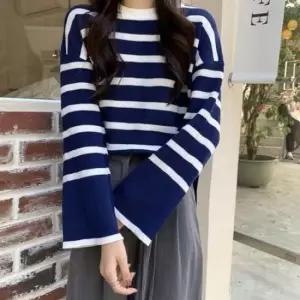 [의류] 러블리 배색 스트라이프 오버핏 편한 루즈 니트티셔츠