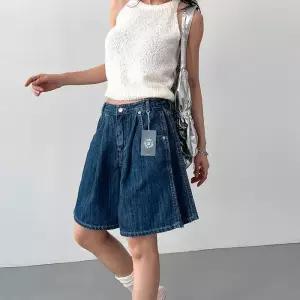 [다잇템]여자 SS 버뮤다데님 링사 자수 4부 청반바지 (36181543A)