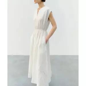 여사친 원피스 봄 날씬해보이는 린넨소금줄여서가벼운바캉스룩 이른스커트 고급세련핏 인기1