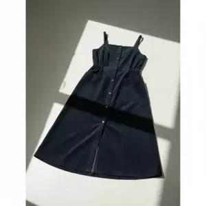 CC콜렉트 슬리브리스 코듀로이 원피스_C254MSE032