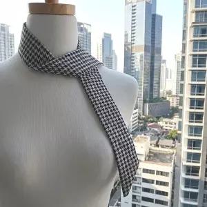 체크 패턴 슬림 숄더 스카프 넥타이 쁘띠 넥
