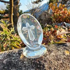 영롱한 크리스탈 십자가 장식품 성당 기도실 소품성물 카톨릭선물 신자 가톨릭 용품 종교 납골당 꾸미기 악