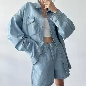 [다잇템]여자 라이트블루 청반바지 넓은 데님셔켓 세트 (31653852A)