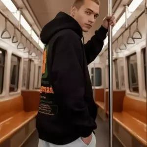 남성 오렌지 컬러 백 프린팅 기모 후드티 루즈핏 맨투맨