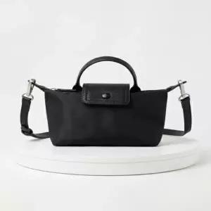 SPAO 스파오 코팅나일론 미니 크로스백_SPAKGA9A85 624480