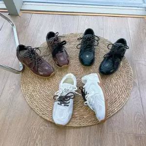 여성용 가을 캐주얼 가죽 슈즈 플랫 트레이닝화 샌들 아감 MN 리얼 앤티크 스포츠 OOTD3