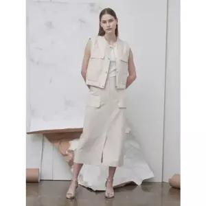 [갤러리아] 올리비아로렌 버튼 포인트 포켓 스커트 VOCDK5M3431