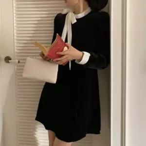 [옷은날개] 벨벳 스트랩 리본타이 배색 원피스 A라인핏 하객룩