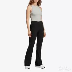 아디다스 에센셜 립 플레어드 레깅스 IW5727