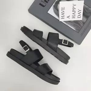 여성 여자 여름 버클 샌틀 통굽 발편한 물놀이 신발 여름샌들 여자여름샌들