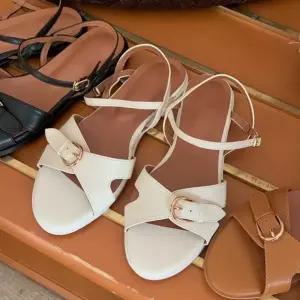 여성 플랫 샌들 여름 캐주얼 가죽 샌들 가죽샌들 여름샌들 여성샌들