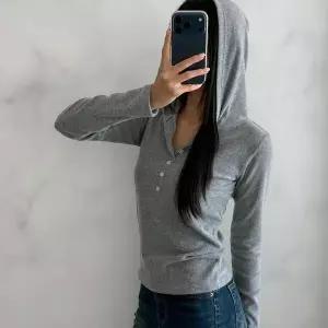 [하프클럽/옷자락]여성 기모 겉감 잔골지 반단추 후드 기본핏 스판 티셔츠