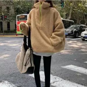 [셀러에이드]플리스 울소재 지퍼업 후드집업 여성점퍼 시그니처양털점퍼