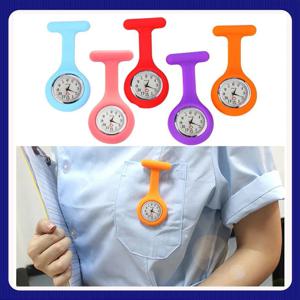 작고 절묘한 실리콘 포켓 시계 브로치 고정 시계 스트랩 및 무료 배터리 간호사 포켓 시계 포켓 선물, 신제품