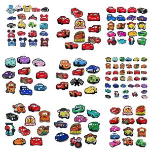 디즈니 자동차 번개 McQueen10-100pcs 신발 참 다채로운 PVC 나막신 버클 공예 용품 파티 호의 어린이 레이서 크리스마스 선물