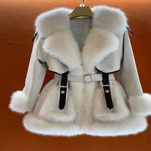 우아한 퍼 칼라 벨트 장식 미디 기장 여성 재킷 2025 겨울 따뜻한 가죽 퍼 일체형 상의 캐주얼 스타일