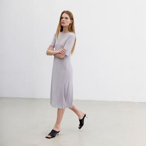 [무케] 몽플리쎄_여성 반소매 라운드넥 플레어 플리츠 원피스 (라이트 그레이) 주름옷 주름원피스