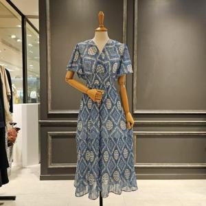 [아니베에프]  A45WOP540_페이즐리 패턴 브이넥 원피스